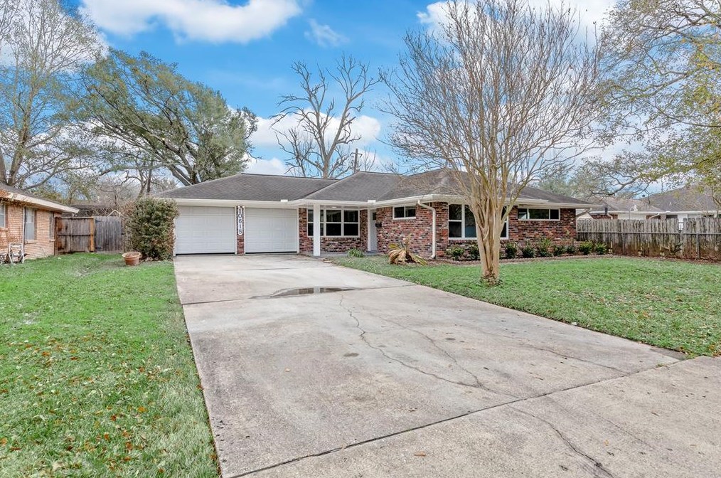 10615 Clematis Ln, Houston, TX 77035