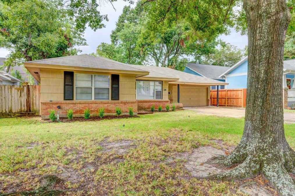 4619 Braeburn Dr, Bellaire, TX 77401