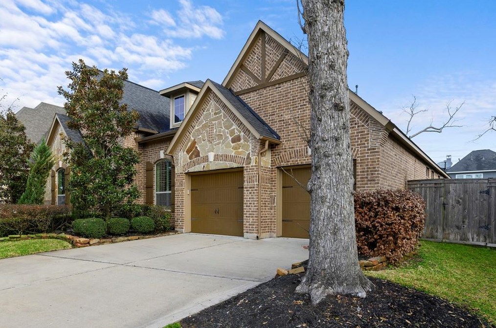 6 Cotton Iron Dr, Missouri City, TX 77459-1435