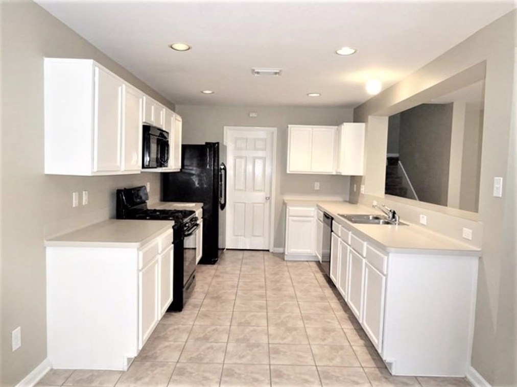 18018 Shallow Leaf Ln, Cypress, TX 77433