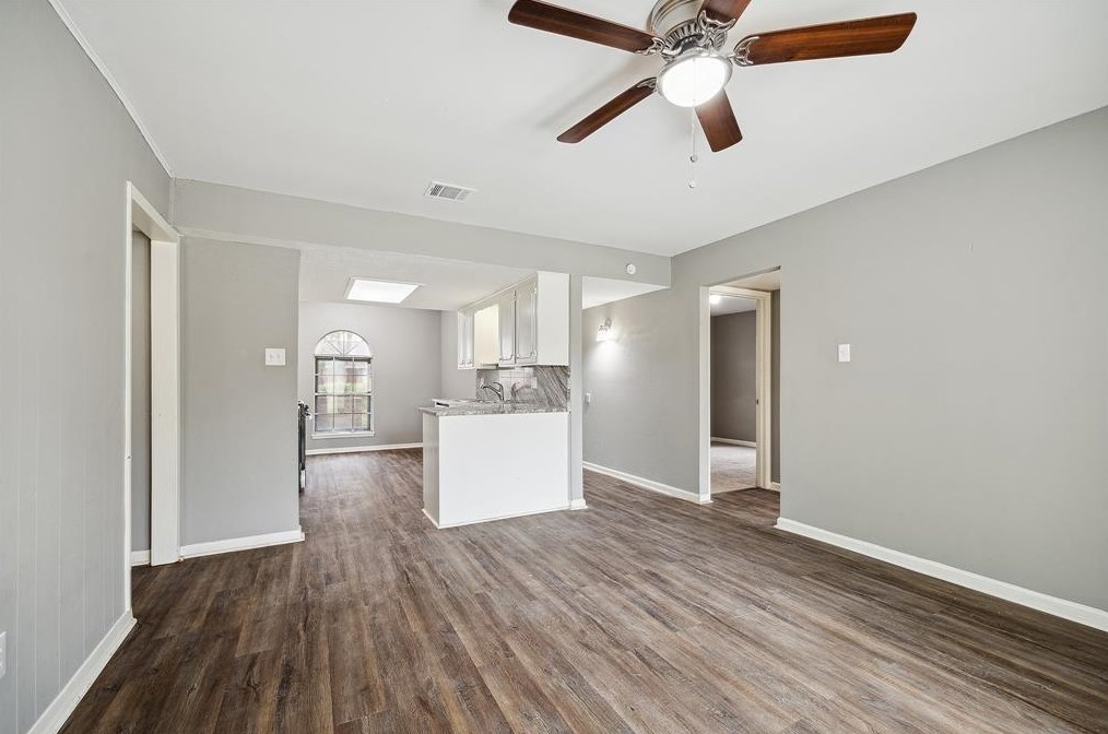 7211 Sawmill Trl, Houston TX  77040-1854 exterior