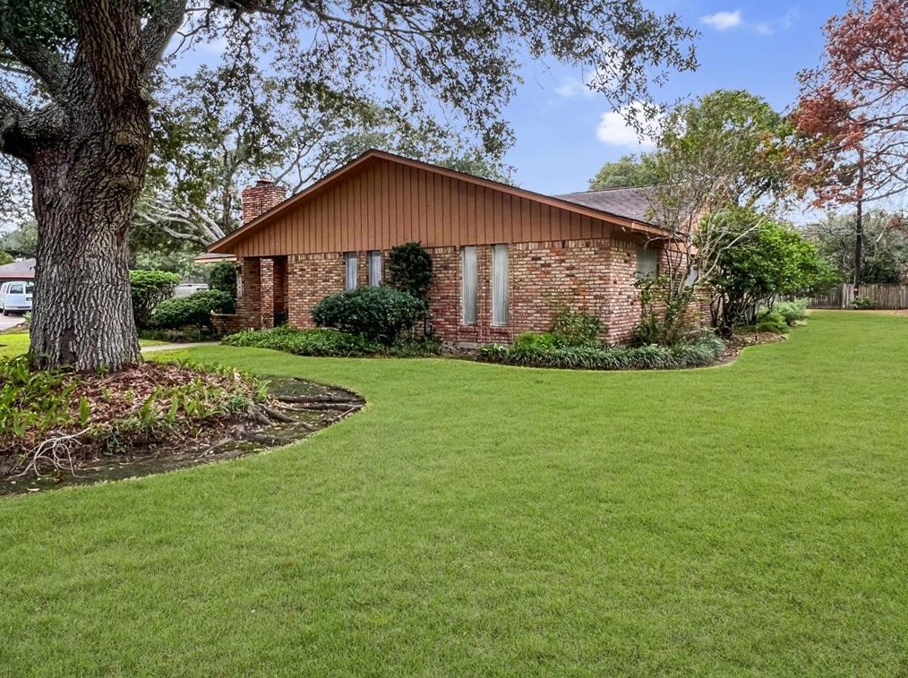 3001 La Vista Ave, Bay City, TX 77414-2755