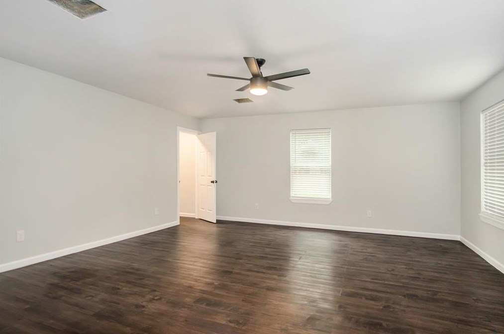 306 Neyland, Houston TX  77022-4010 exterior