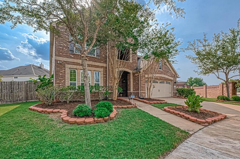 2302 Creighton Ln, Sugar Land, TX 77479-1489