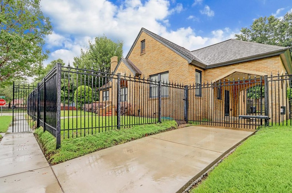 1903 W Walker St, Houston, TX 77010
