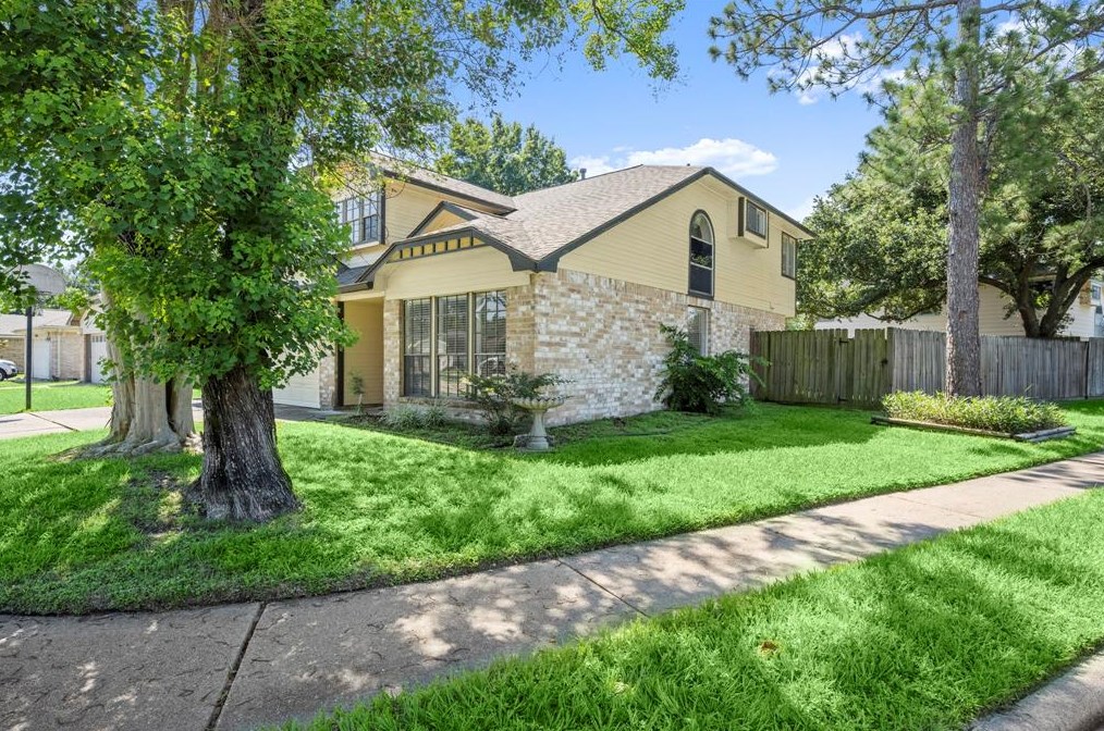 10559 Walnut Glen Dr, Houston, TX 77064