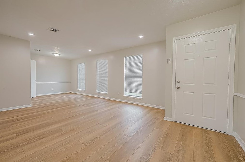 9407 Mcafee Dr, Houston, TX 77031-1019