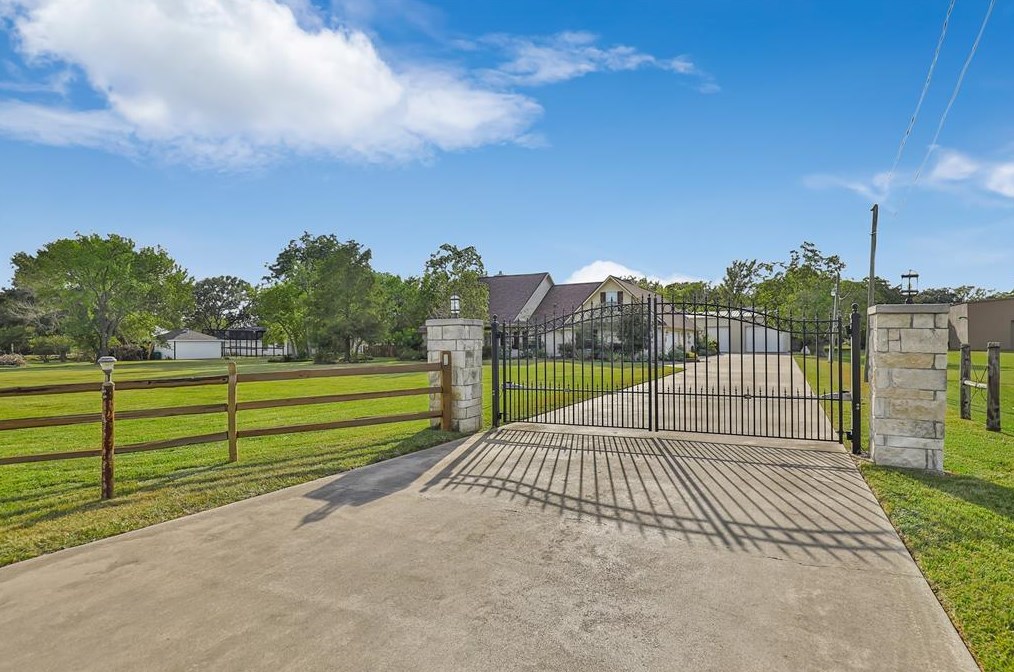 14803 Bohemian Hall Rd, Crosby, TX 77532