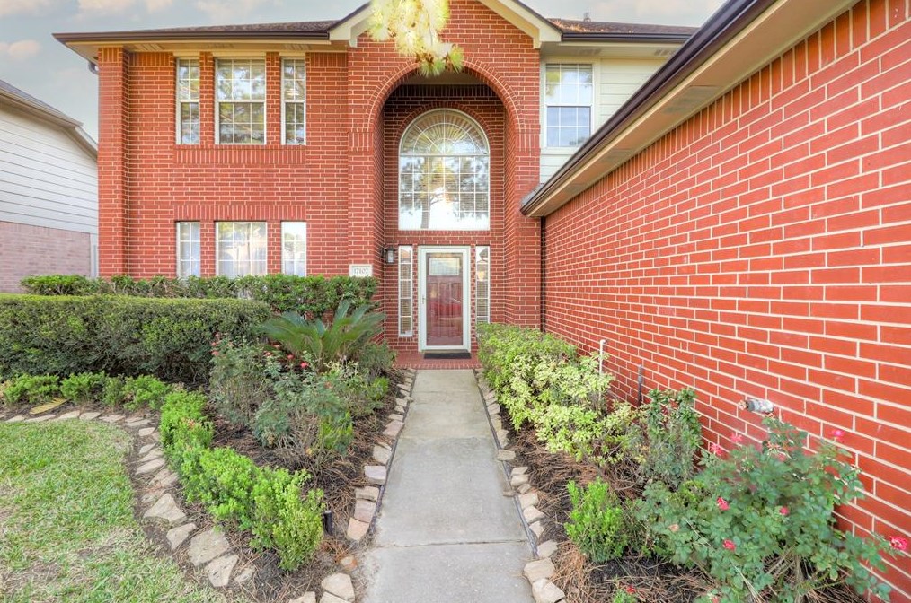 17107 Cradle Cove Ct, Houston, TX 77095