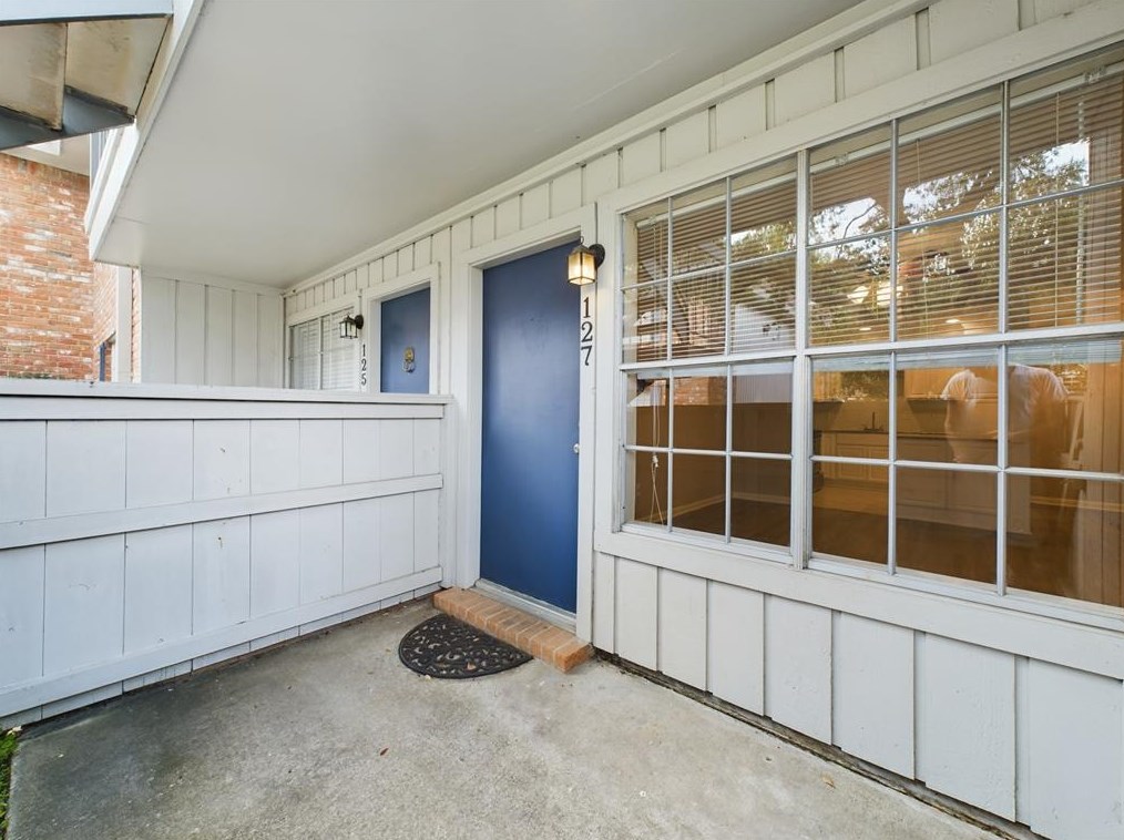2350 Bering Dr Apt 127, Houston, TX 77057