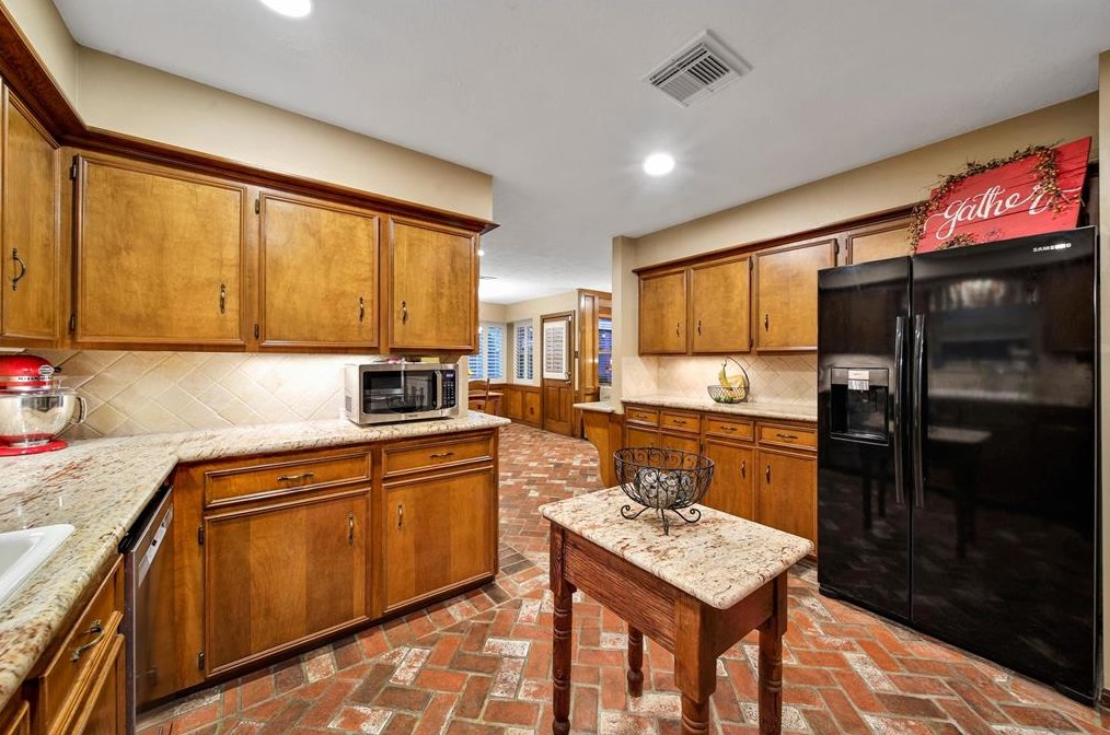 2107 Lazy Grv Dr, Humble TX 77339-3157 exterior