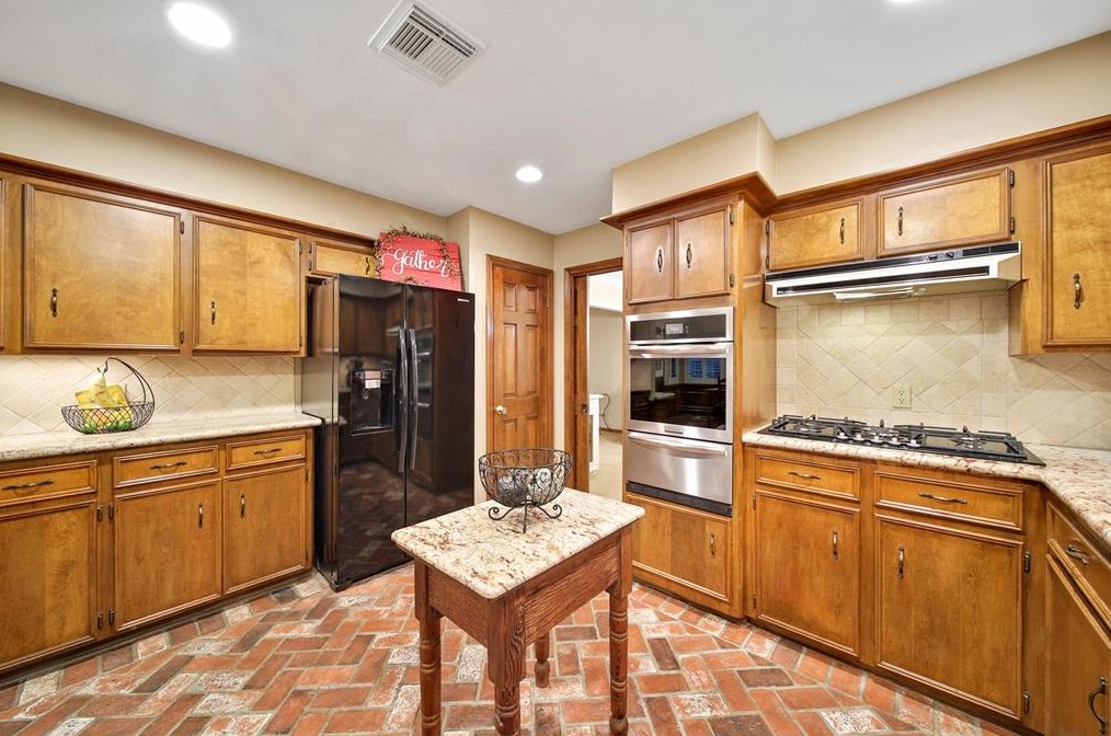 2107 Lazy Grv Dr, Humble TX 77339-3157 exterior