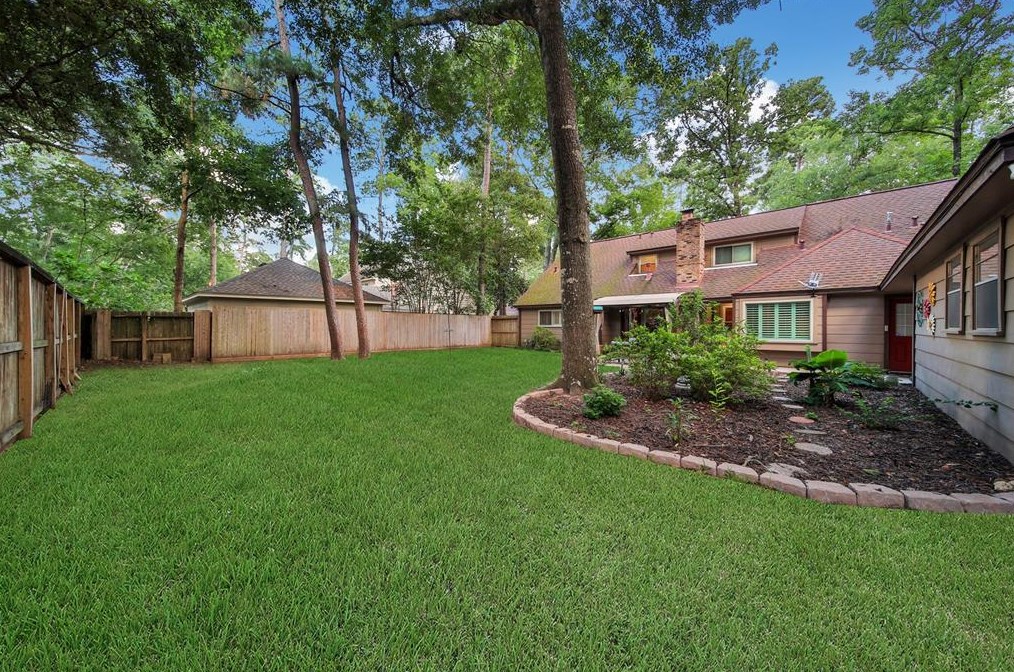 2107 Lazy Grv Dr, Humble TX 77339-3157 exterior