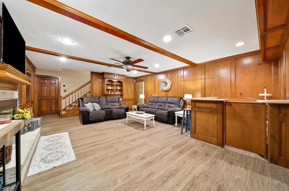 2107 Lazy Grove Dr, Humble TX  77339-3110 exterior