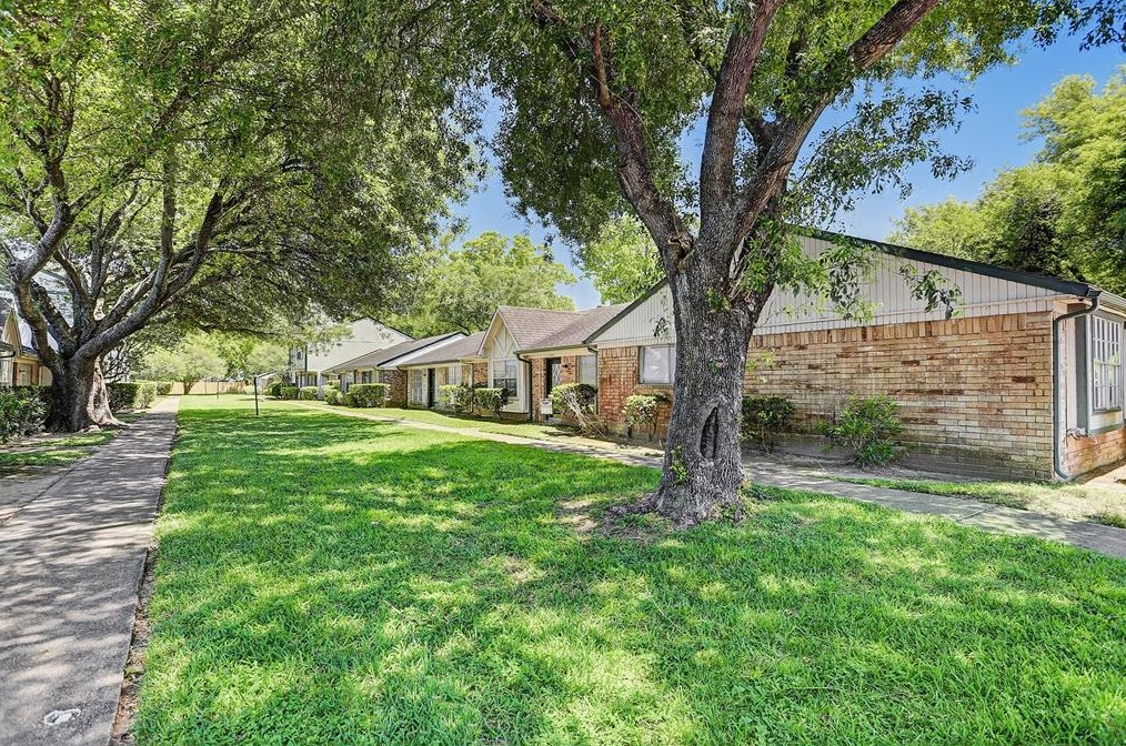 1172 Lyric Ln, Pasadena TX  77503-2840 exterior