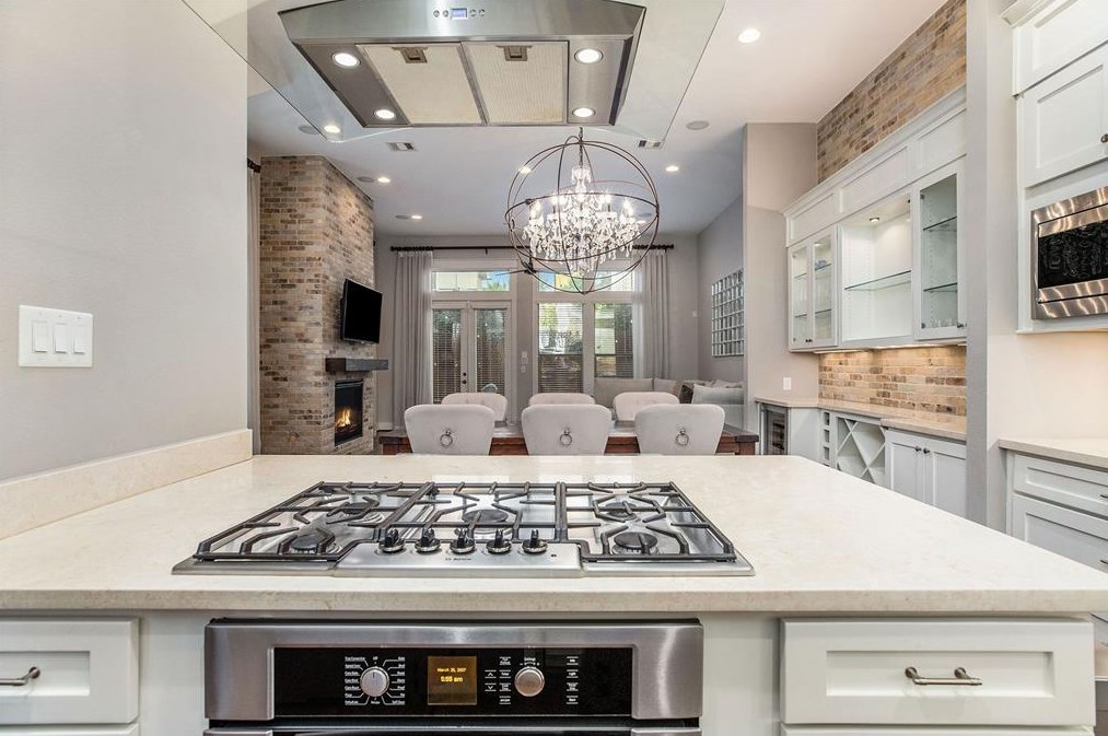 809 Knox St, Houston TX  77007-5118 exterior