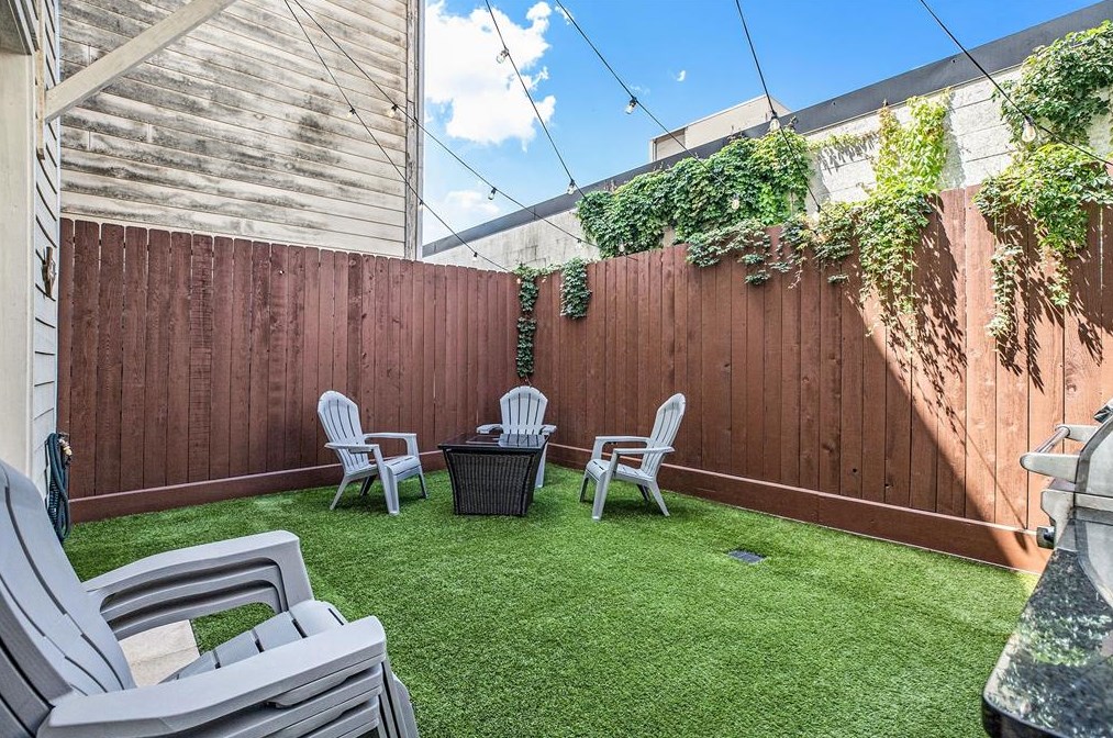 809 Knox St, Houston TX  77088-7931 exterior