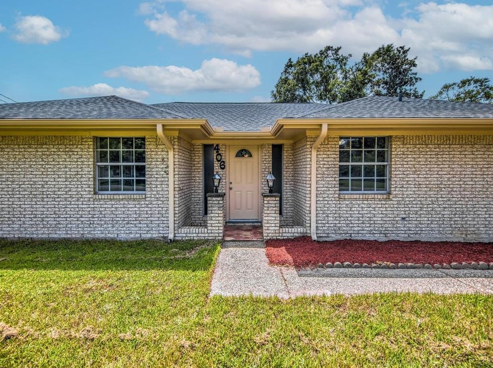 406 43rd St, Orange, TX 77630