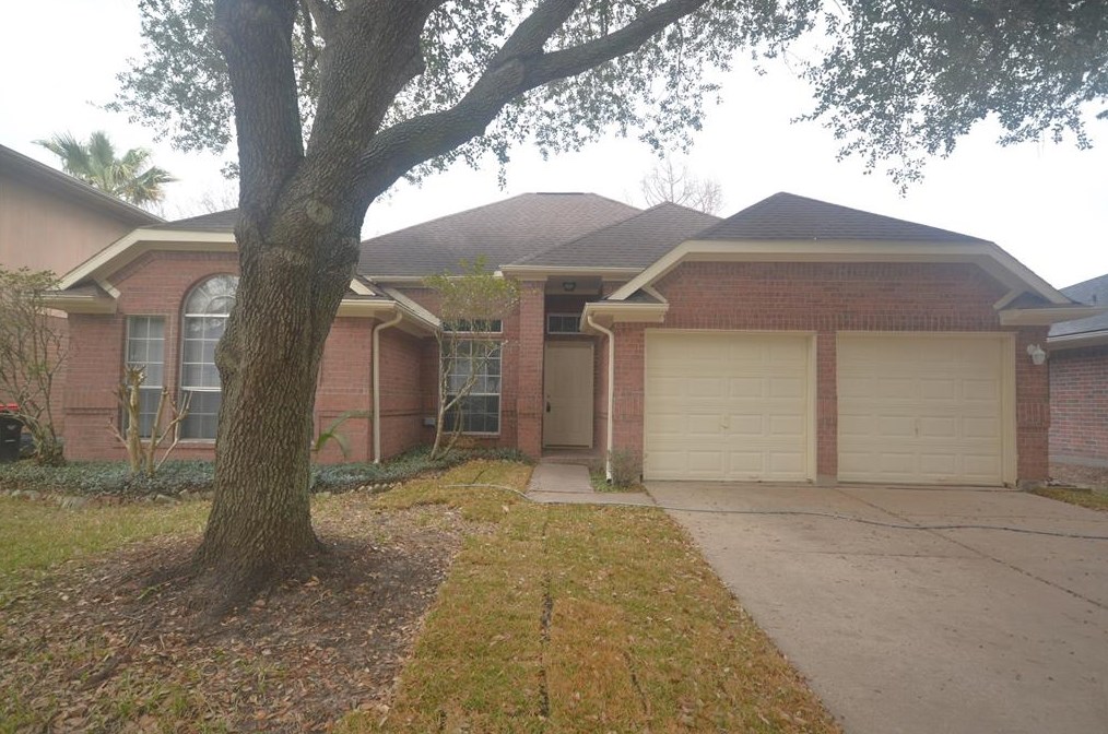 1622 Regal Blue Ct, Fresno, TX 77545