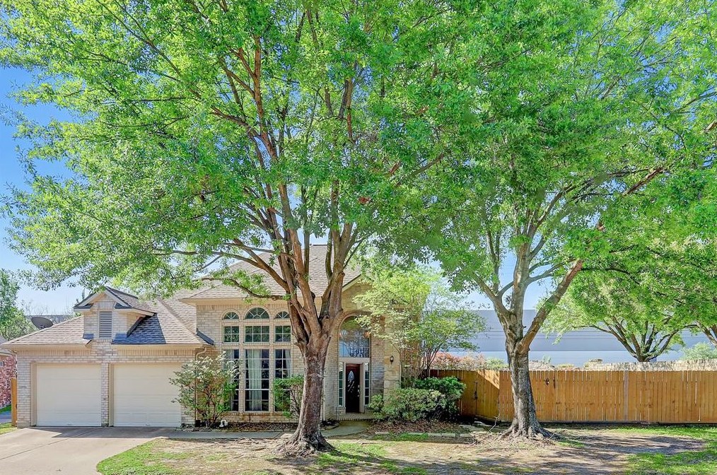 8402 Stone Village Ln, Houston, TX 77040-4837