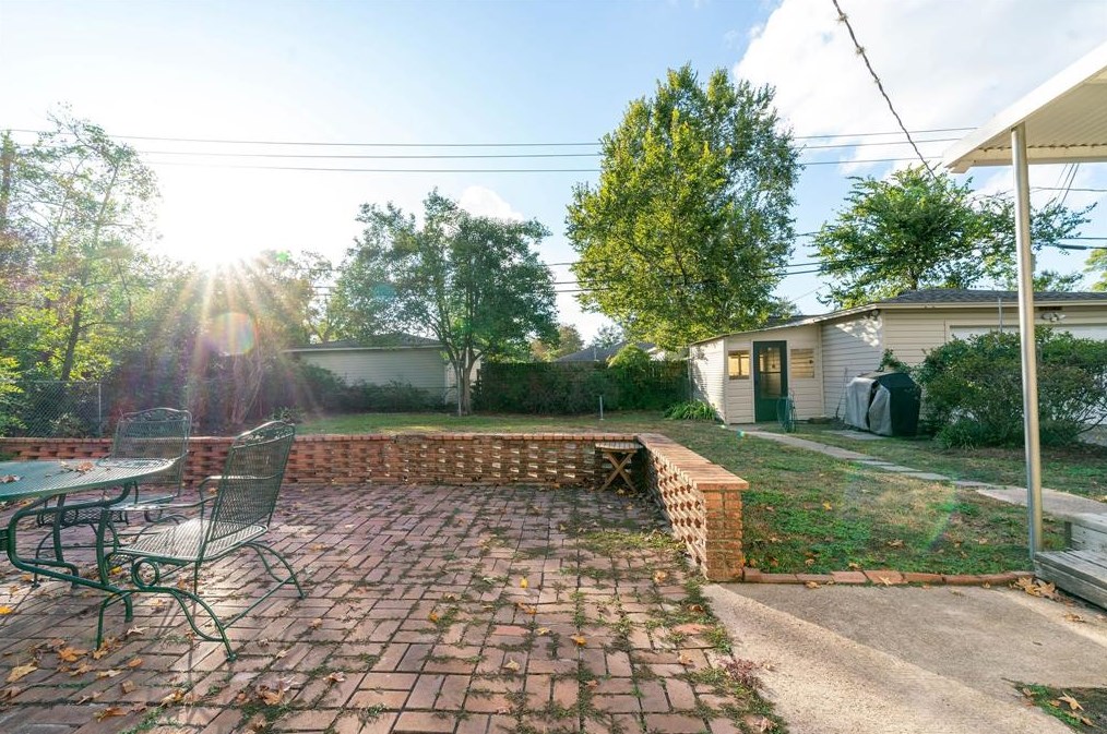911 Worthshire St, Houston, TX 77008