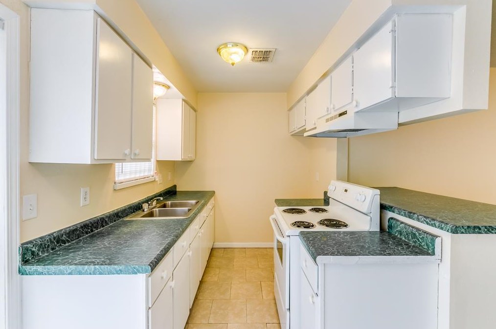 14415 Insley St, Houston, TX 77045