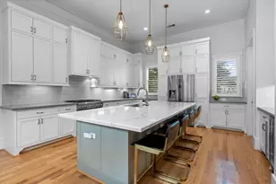 208 Aurora St, Houston, TX 77008 - Photo 18