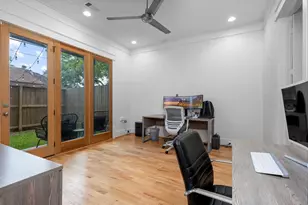 208 Aurora St, Houston, TX 77008 - Photo 12