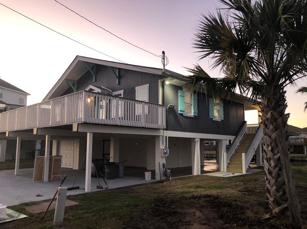 490 Pompano St, Hitchcock, TX 77563