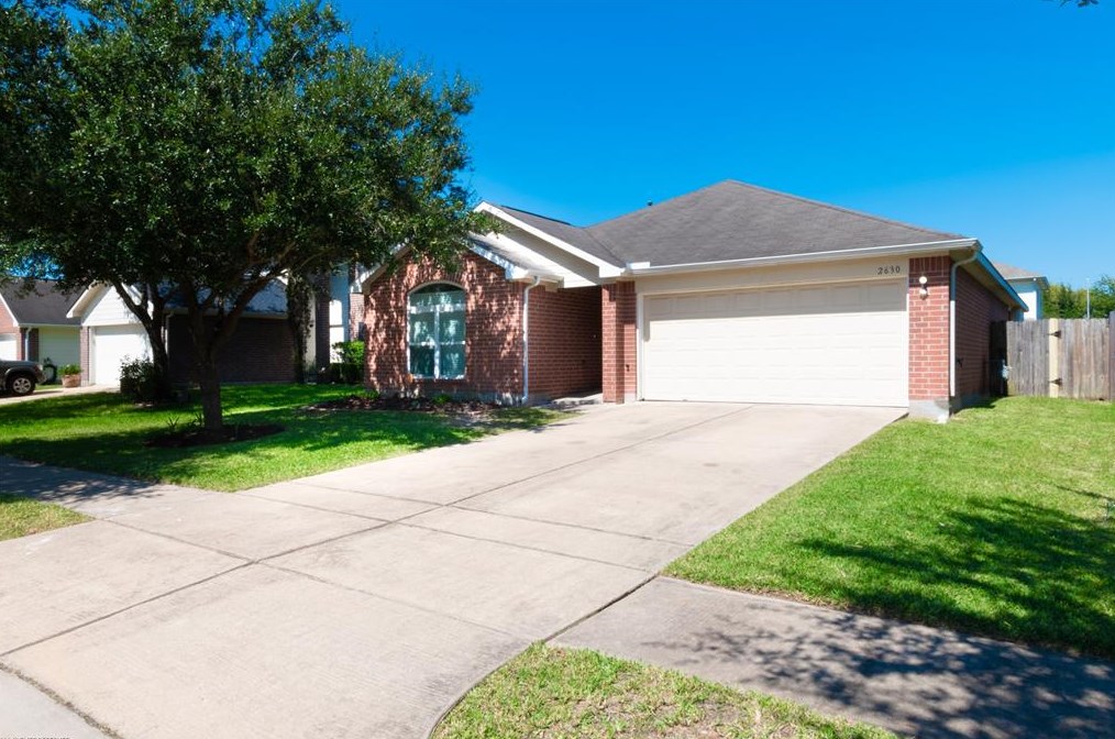2630 Steelhead Dr, Houston, TX 77045-2518