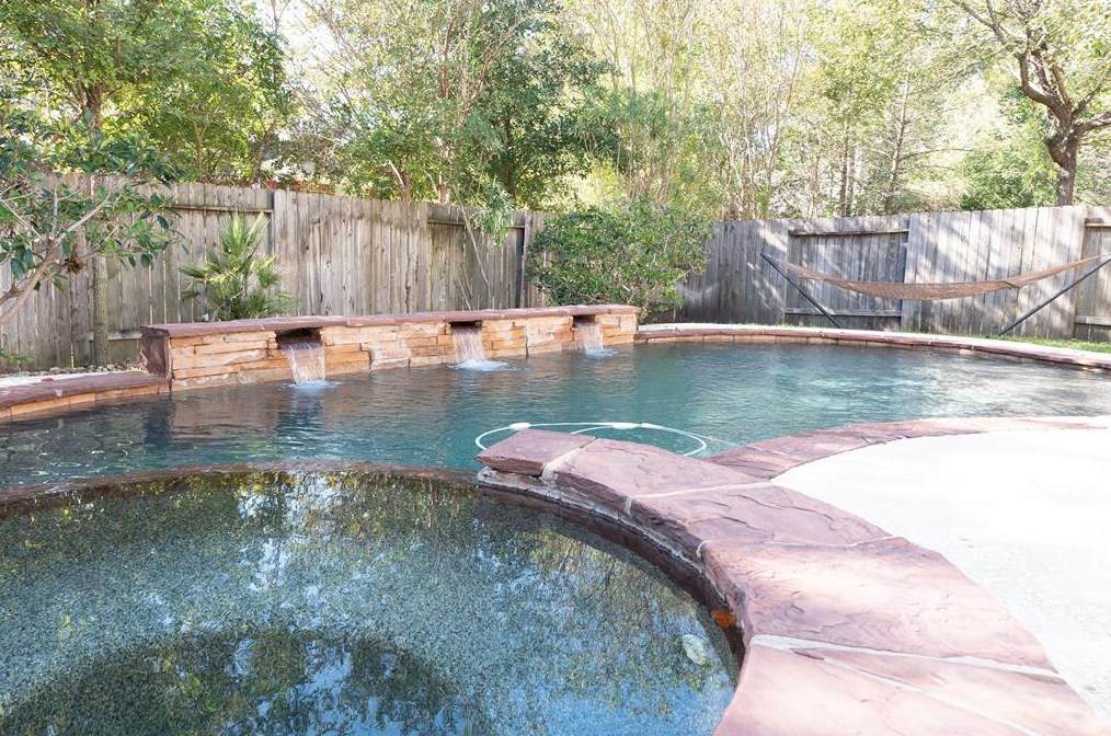 102 Queenscliff Cir, Spring TX  77382-1772 exterior