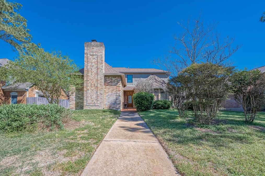 18326 Longcliffe Dr, Houston, TX 77084