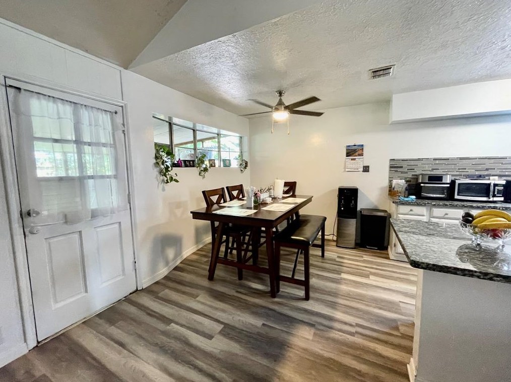 10814 Shannon Hills Dr, Houston TX  77099-1834 exterior