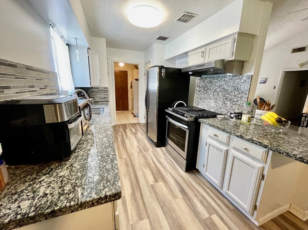 10814 Shannon Hl Dr, Houston TX  77099-1834 exterior