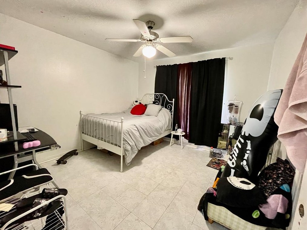 10814 Shannon Hl Dr, Houston TX  77099-1834 exterior