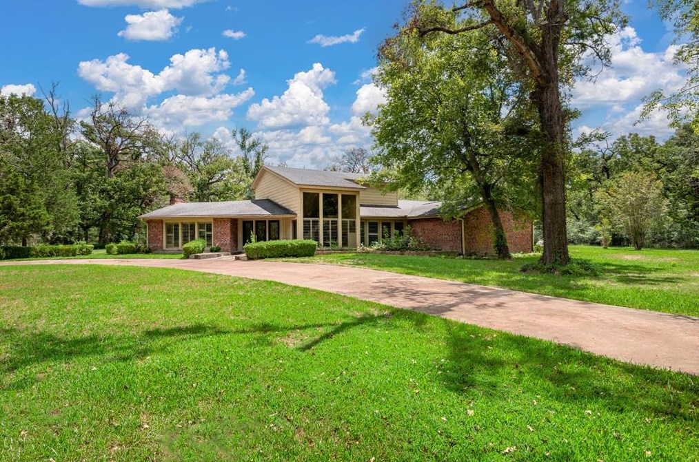 620 Creekwood St, Mapleton, TX 75835