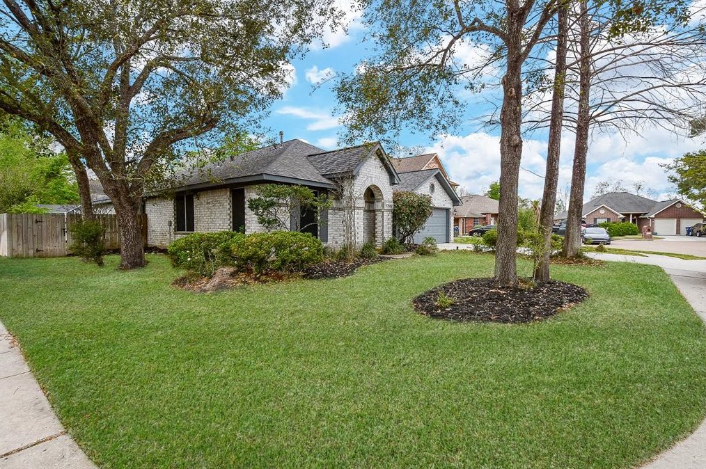 17919 Seven Pines Dr, Spring, TX 77379