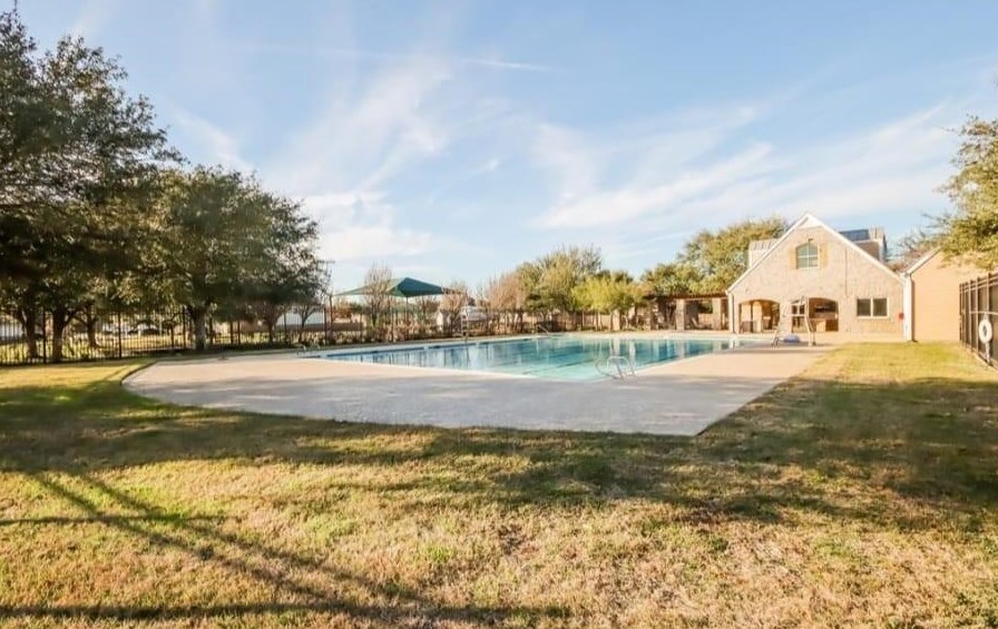 422 Silky Leaf Dr, Houston, TX 77073