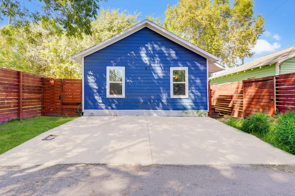 63 Nix St, Houston, TX 77003