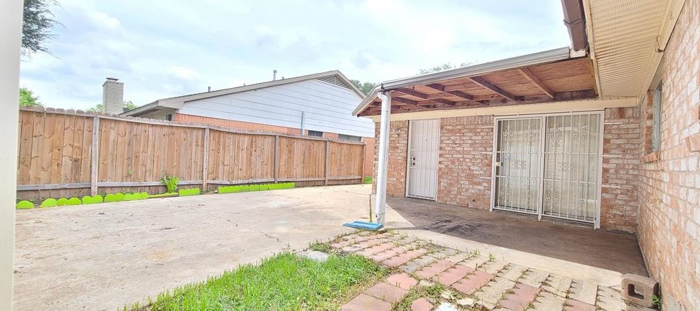 12031 Cliffgate Dr, Houston TX  77072-4009 exterior