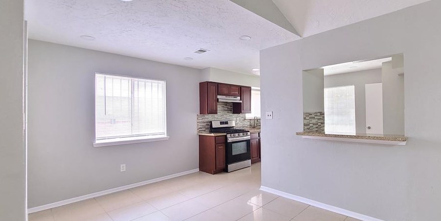 12031 Cliffgate Dr, Houston TX  77072-4009 exterior
