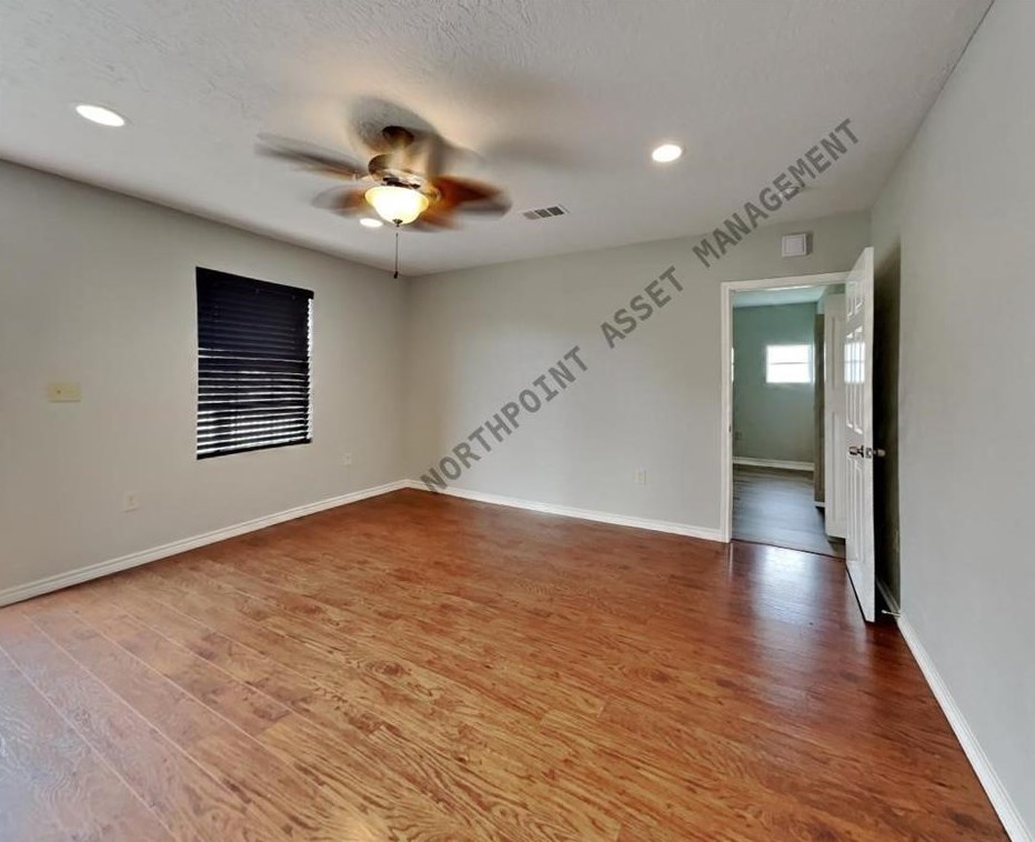11807 Roandale Dr, Houston TX  77048-2561 exterior