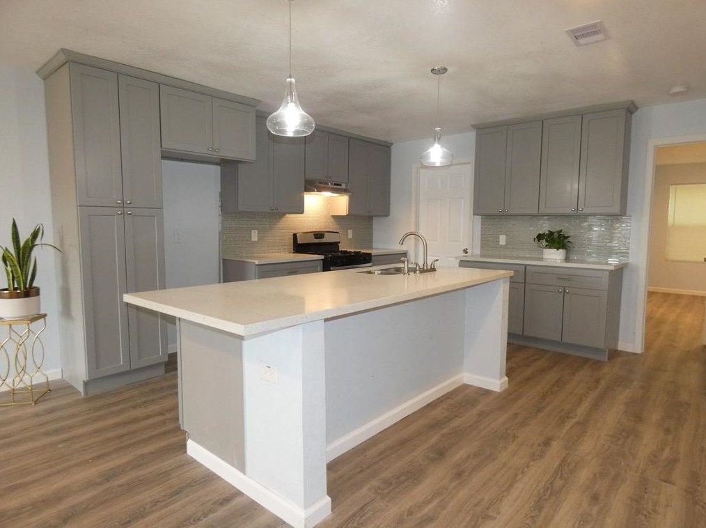 8215 Canyon St, Houston TX  77051-1126 exterior