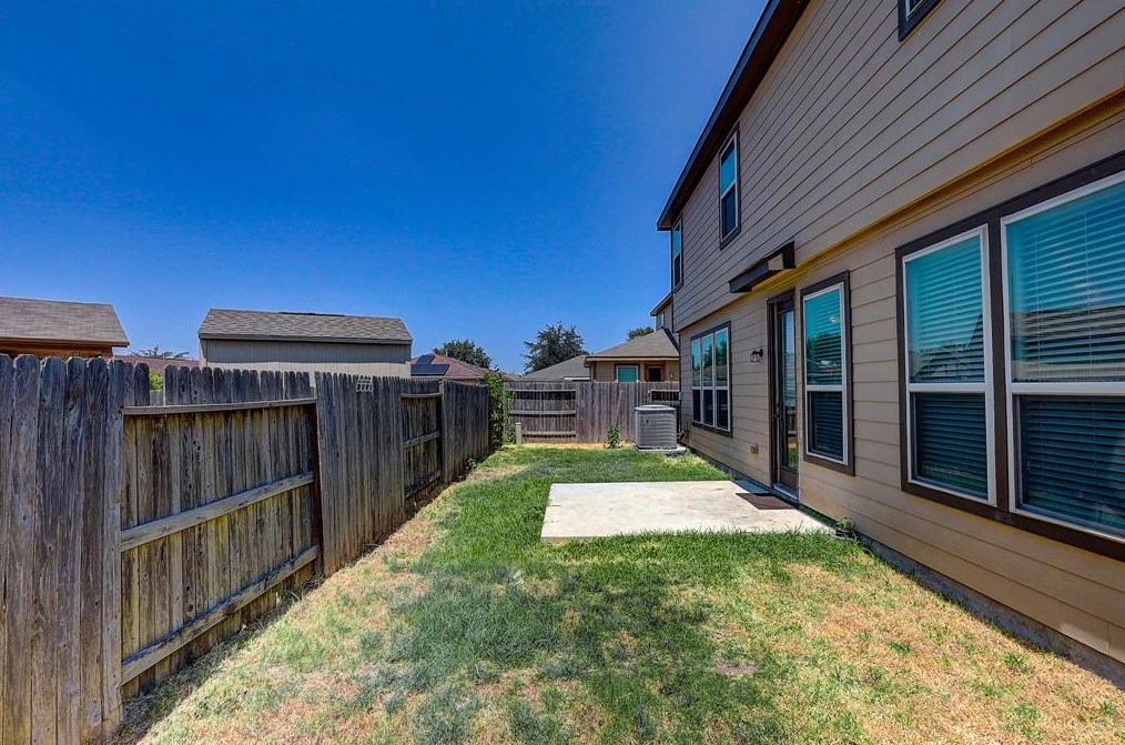 11731 Wren Xing Dr, Houston TX  77038-3615 exterior