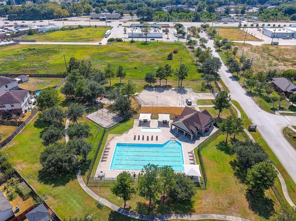 11731 Wren Xing Dr, Houston TX  77038-3615 exterior