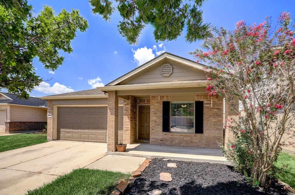 8947 Spurflower Path Ln, Houston, TX 77075-4872