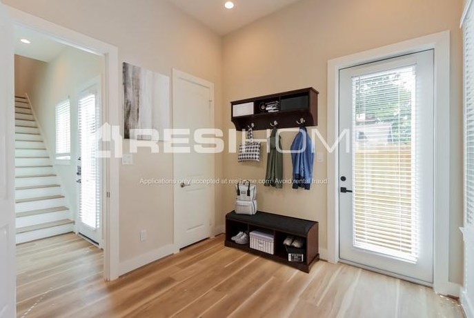 5722 Beall St #b, Houston, TX 77091