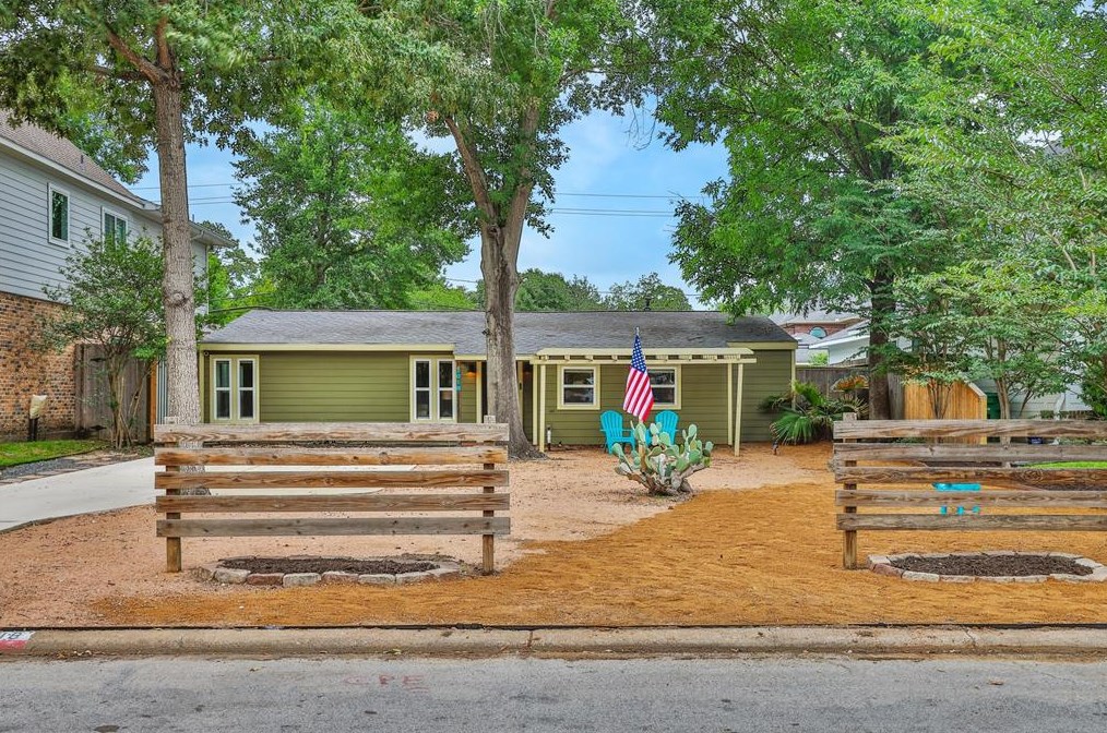1018 Fisher St, Houston, TX 77018
