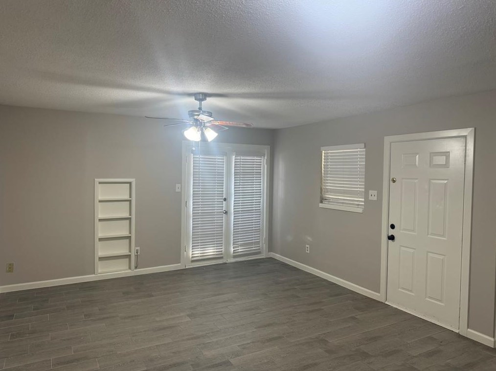 10601 South Dr, Houston TX  77099-4820 exterior