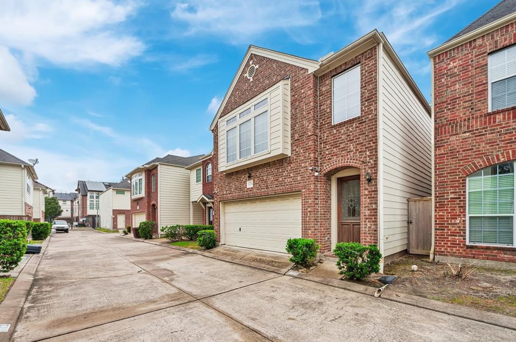 1729 Aden Mist Dr, Houston, TX 77003-5358